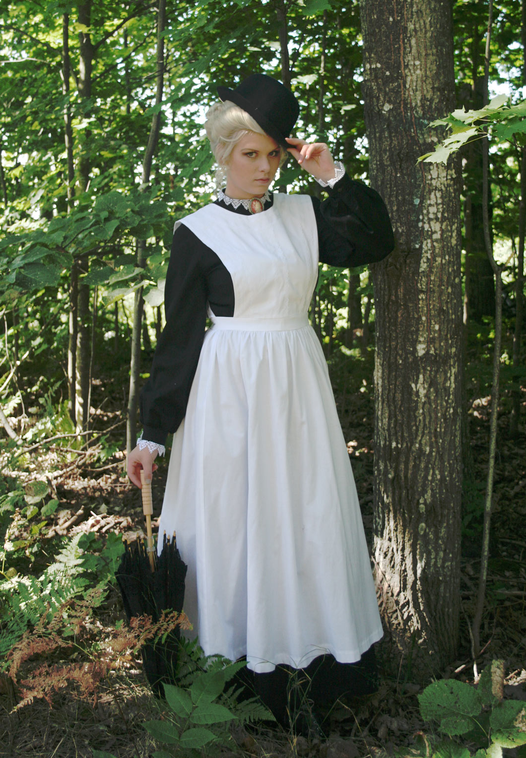 Victorian housemaid costume