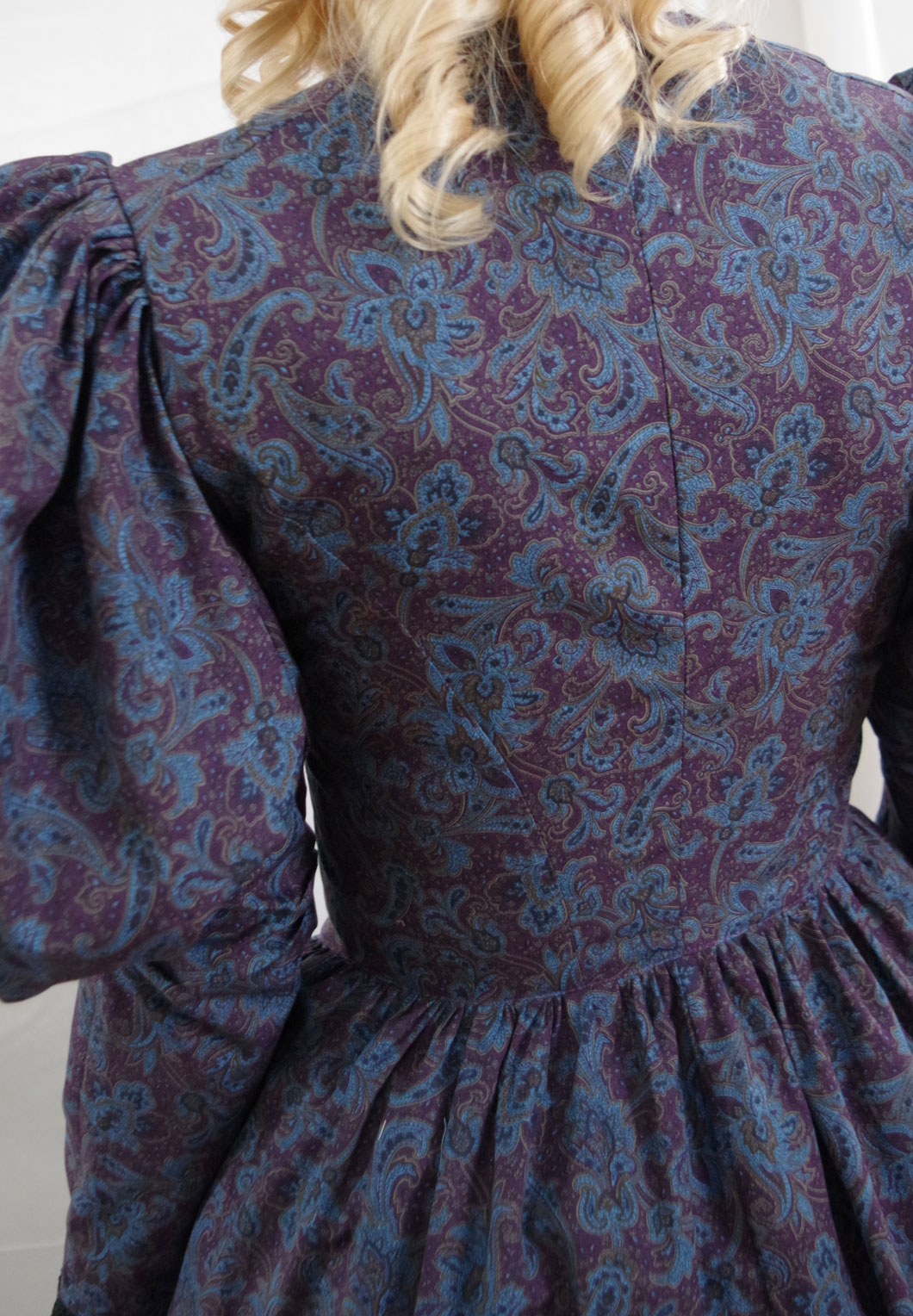 Ruffled Lace Victorian Collar