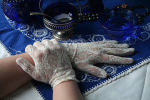 Ivory Lace Gloves