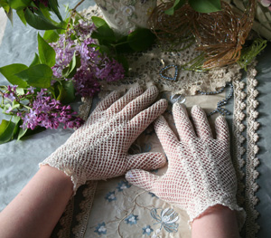 Ivory Crochet Gloves