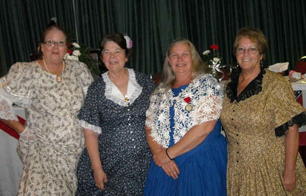 Pioneer women, Debbie T in Calico Prairie Dress