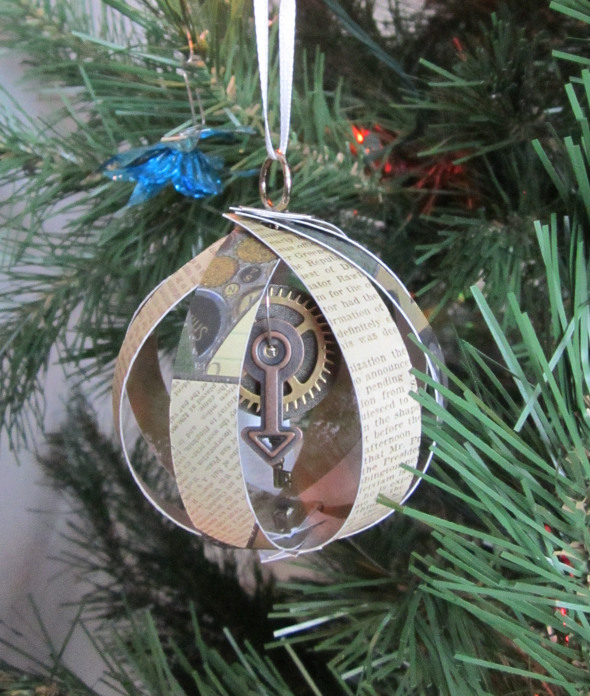 DIY Christmas cage ornament