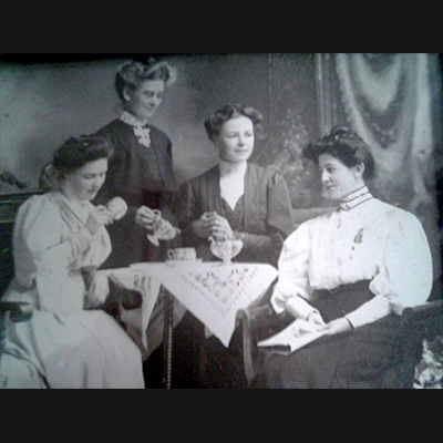 Shauna Q.'s grandmother, great grandmother and her grandmother's sisters