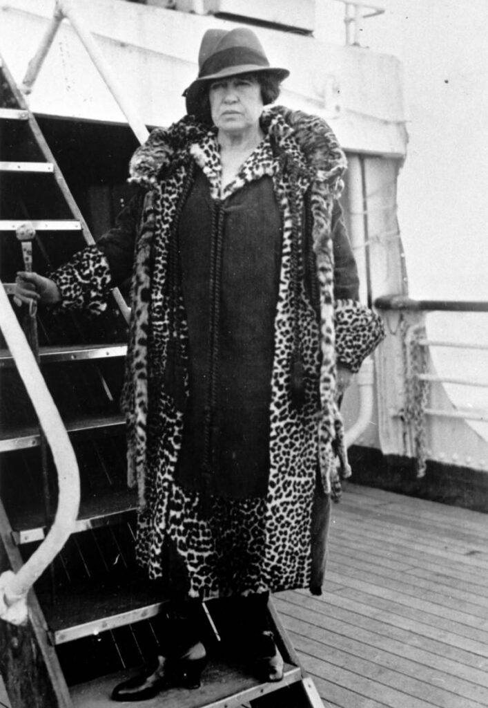 11 Unsinkable Facts About Titanic Survivor Molly Brown