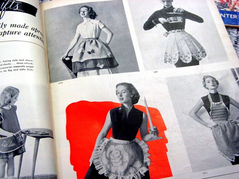 Women's aprons through time Recollections Blog