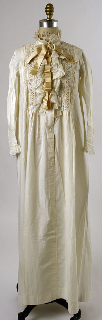 17th outlet century nightgown